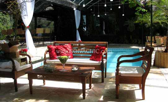 Fotos de m�veis r�sticos na piscina